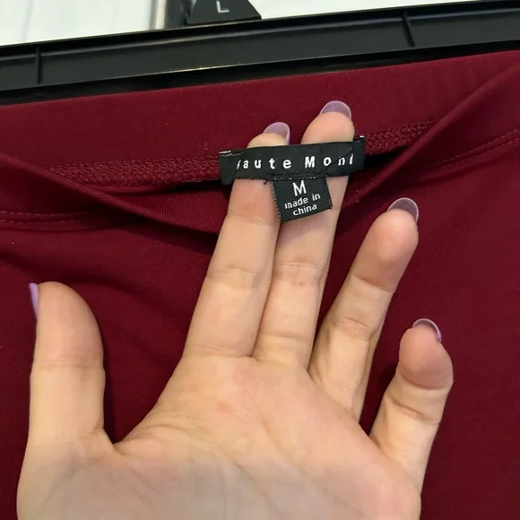 Ruched burgundy pencil skirt - Picture 2 of 3